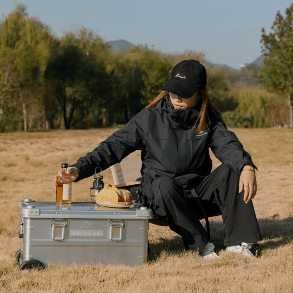 กล่องเก็บของ มีล้อลาก MOUNTAINHIKER 50 ลิตร,สีเงิน